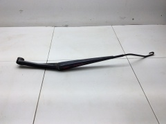 Поводок стеклоочистителя передний левый 