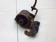 Опора двигателя левая Мазда 323 6-поколение 1998-2003 B25D39070B