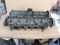 Головка блока цилиндров в сборе 2.4 B5244S 