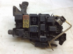 Блок реле и предохранителей  