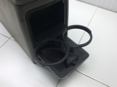 Подстаканник задний в консоль центральную 