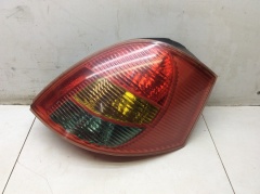 Фонарь задний правый с дефектом 