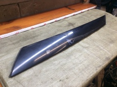 Накладка лобового стекла правая 