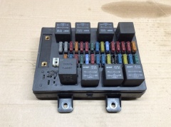 Блок реле и предохранителей 