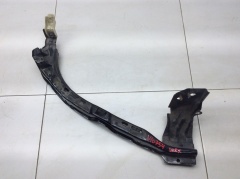 Кронштейн крепления переднего бампера правый 