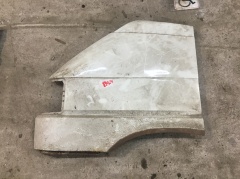 Крыло переднее левое 