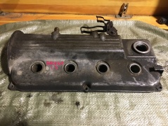 Клапанная крышка ГБЦ Сузуки Grand Vitara 1998-2005 1117066D00