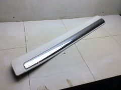 Накладка двери передней правой с хромом Тойота Land Cruiser 200 2008+ 