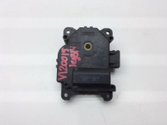 Моторчик заслонки отопителя салона печки 