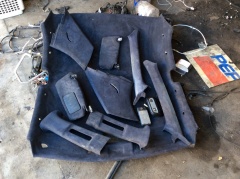 Потолок черный со обшивками стоек седан 