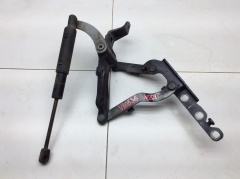 Петля капота правая черная 