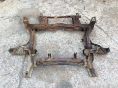 Балка подмоторная подрамник передний с дефектами 