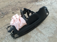 Торпедо с подушкой безопасности пассажира под ремонт 