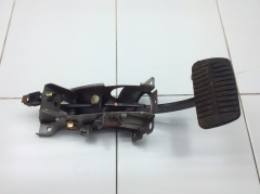 Педаль тормоза АКПП левый руль с концевиком 