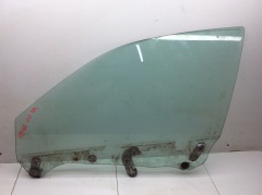 Стекло двери передней левой водителя 