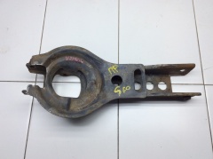 Рычаг задней подвески нижний правый под пружину 