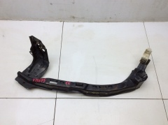 Кронштейн крепления бампера передний левый 