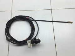 Тросик крышки лючка бензобака левый руль 