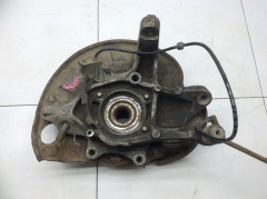 Кулак поворотный задний левый со ступицей 