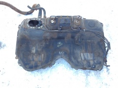 Бак топливный бензобак 1.6 / 2.0 