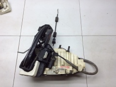 Замок двери передней правой с доводчиком 