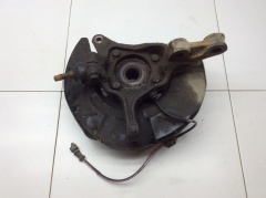 Кулак поворотный передний левый со ступицей 