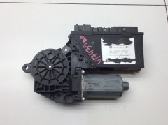 Моторчик стеклоподъемника двери передний правый 