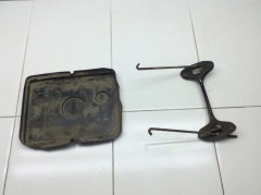 Кронштейн крепления аккумулятора и поддон 