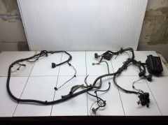 Проводка подкапотная с блоком предохранителей 