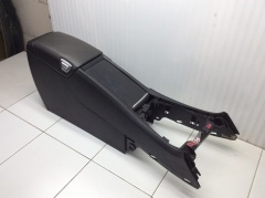 Подлокотник центральная консоль LHD между сиденьями 