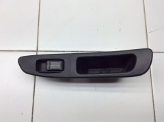 Накладка обшивки задней правой двери с кнопкой 
