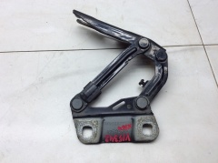 Петля капота левая 