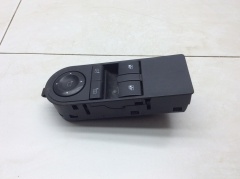 Блок управления стеклоподъемниками и регулировкой зеркал 