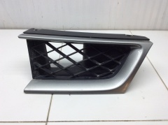 Решетка радиатора левая 