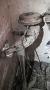 Балка задняя в сборе с тормозными барабанами 
