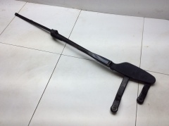 Поводок стеклоочистителя передний правый 