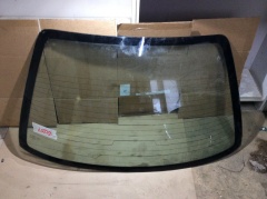 Стекло заднее глухое с обогревом  