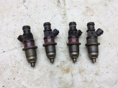 Форсунка топливная инжекторная электрическая Митсубиси Паджеро Монтеро 2 1997-2004 MR560552