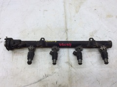 Рейка топливная рампа с форсунками Фольксваген Поло Классик 1995-2002 030133319G