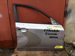 Дверь передняя правая с дефектами  