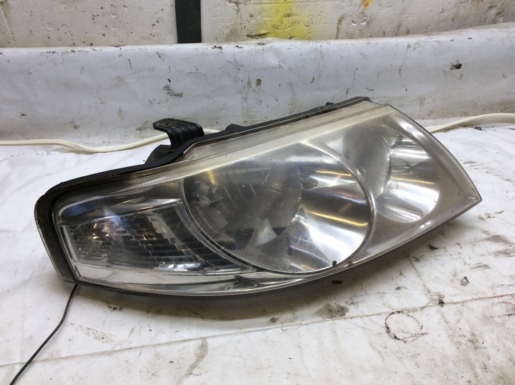 Купить Стекло передней правой фары 2601095F0B для Nissan Almera Classic ...