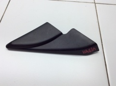 Заглушка болтов зеркала на дверь правая треугольник 