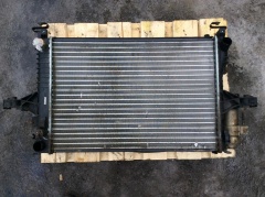 Радиатор охлаждения двигателя основной  