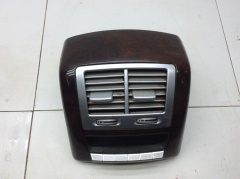 Дефлектор воздушный подлокотника задний 