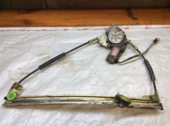 Стеклоподъемник двери передний правый с моторчиком 