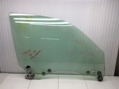 Стекло двери передней правой пассажирской 